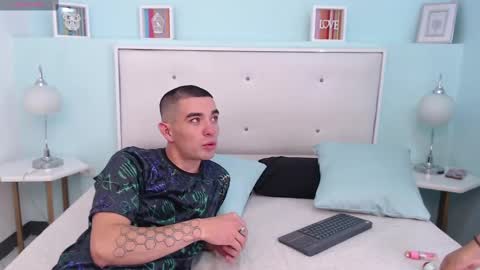 lola y juan online show from February 26, 2025, 3:42 am