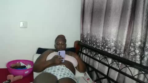 Snapshot of cozy_dion chatting on June 4, 2026, 6:36 pm Erykah online show from June 4, 2026, 6:36 pm