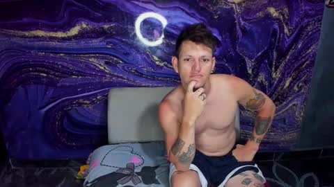 crazy_acouple_donpillo online show from September 14, 2025, 10:31 pm