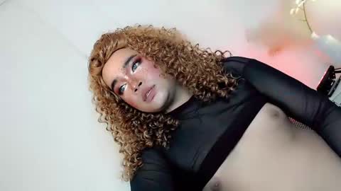 Snapshot of crazy_vixen chatting on February 21, 2025, 6:15 pm Hot Ayisha online show from February 21, 2025, 6:15 pm