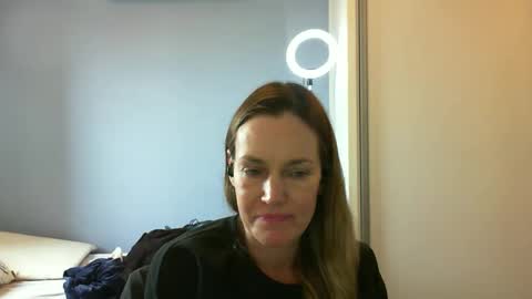 Anny online show from November 3, 2025, 12:28 pm