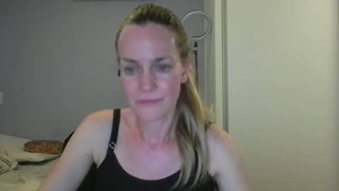 Anny online show from December 3, 2025, 12:51 am