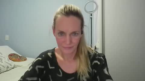 Anny online show from February 8, 2026, 12:47 am