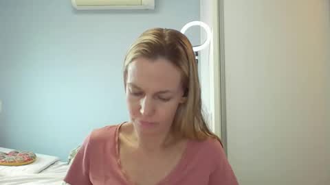 Anny online show from February 24, 2026, 10:13 am