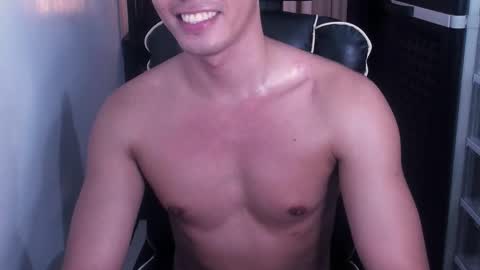 Snapshot of crazyasiancum chatting on November 3, 2025, 5:09 am Zion online show from November 3, 2025, 5:09 am