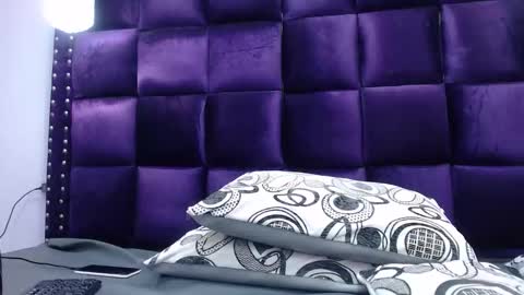 diosalinda online show from December 17, 2025, 8:04 pm