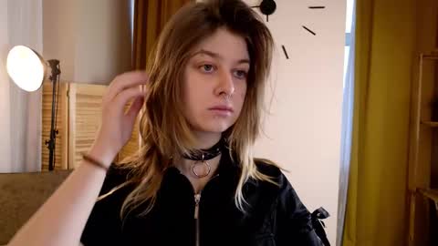 Snapshot of crazysound chatting on January 17, 2026, 1:16 pm Alice online show from January 17, 2026, 1:16 pm