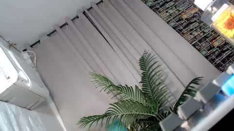 Delilah online show from September 21, 2025, 8:05 am