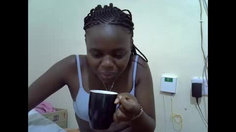 creamyypussyy online show from November 19, 2025, 11:54 am