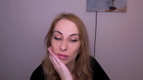 Snapshot of create_your_own_sun chatting on October 14, 2025, 12:50 pm Lera online show from October 14, 2025, 12:50 pm