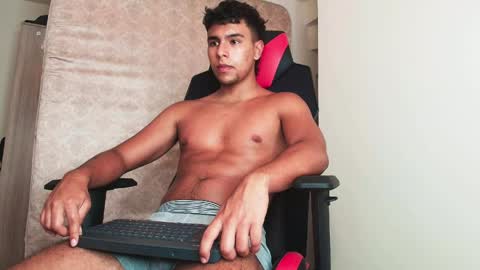 crh58_ online show from April 28, 2026, 3:11 am