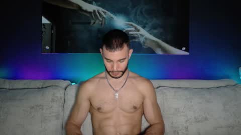 CRHISTIAN online show from February 10, 2026, 3:32 am