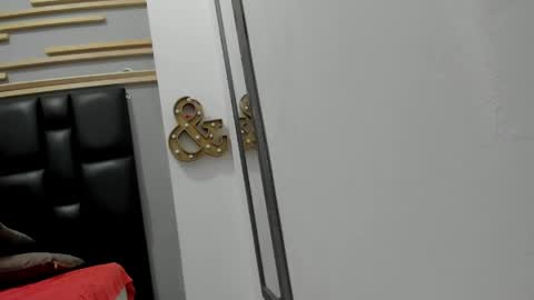 criistal_castro online show from May 28, 2026, 8:11 am