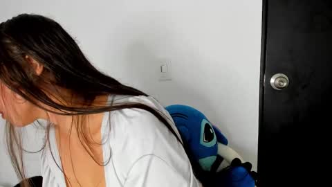 Snapshot of crimsonetoile chatting on February 6, 2026, 2:42 pm Jen. online show from February 6, 2026, 2:42 pm