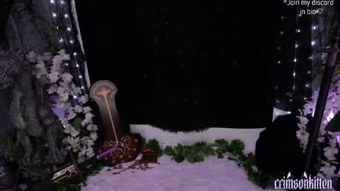 Crimson Kitten online show from October 19, 2025, 4:57 am