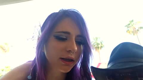 Crimson Kitten online show from April 21, 2026, 11:51 pm