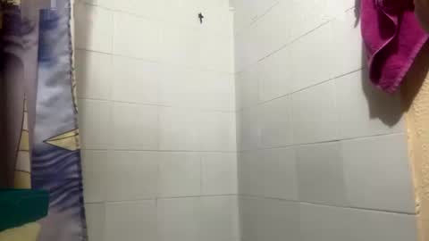 Snapshot of cris2428 chatting on January 20, 2025, 3:15 am cris2428 online show from January 20, 2025, 3:15 am