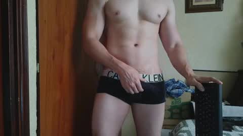 Snapshot of cris2428 chatting on February 19, 2025, 9:25 pm cris2428 online show from February 19, 2025, 9:25 pm