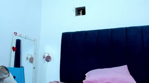 cris_dulce online show from May 30, 2026, 7:33 pm