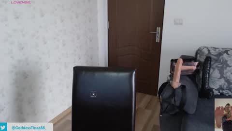 cris_tinne online show from November 5, 2025, 8:58 am