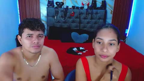 CRISANDMERY online show from December 18, 2025, 7:03 am