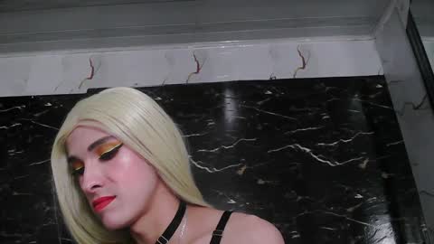crislingery_doll online show from January 11, 2025, 2:30 am