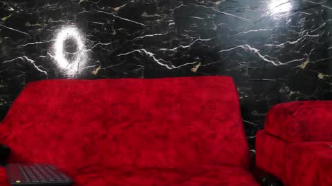 crislingery_doll online show from March 8, 2025, 4:06 pm