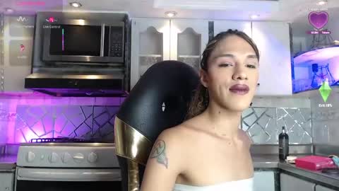 Cristina Onazis online show from May 1, 2026, 6:01 pm