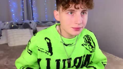 Chris online show from October 25, 2025, 3:07 pm