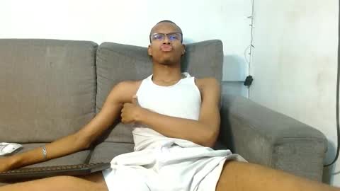 criss_zuri online show from October 24, 2025, 11:50 am