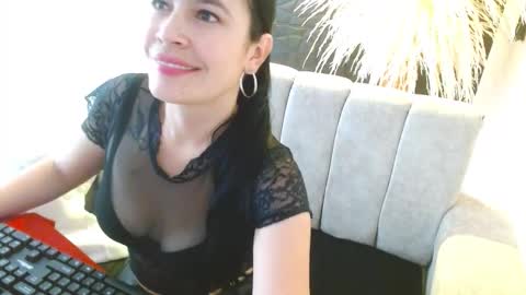 cristal1609 online show from October 10, 2025, 1:32 pm