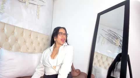 Snapshot of cristal_coopeer chatting on January 7, 2026, 3:03 pm Cristal yours Milf online show from January 7, 2026, 3:03 pm