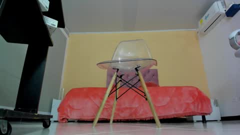 Snapshot of cristal_crossfit chatting on March 2, 2026, 10:22 am Cristal online show from March 2, 2026, 10:22 am