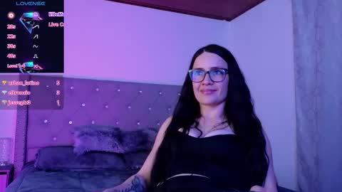 Snapshot of cristal_hilton_10 chatting on February 18, 2026, 12:17 am Alejandra from Wednesday to Saturday from 1000 pm to 400 am Colombian hour online show from February 18, 2026, 12:17 am