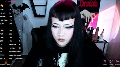 Cris online show from November 8, 2025, 9:57 pm