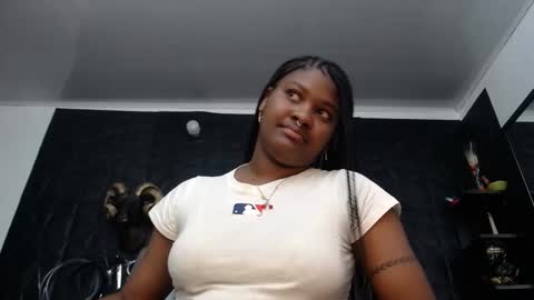 Snapshot of cristal_smith06 chatting on April 14, 2026, 8:53 am Hanna online show from April 14, 2026, 8:53 am
