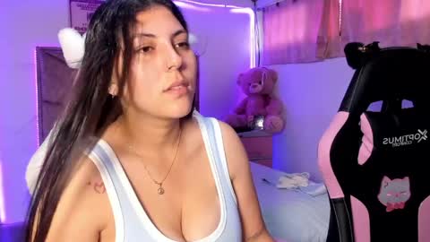 cristal_smith20 online show from May 4, 2026, 2:13 pm
