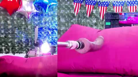 cristal_thompson_ online show from July 4, 2026, 2:01 pm