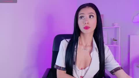 Nicole  Connection time 220pm-910pmCol online show from January 9, 2026, 7:37 pm