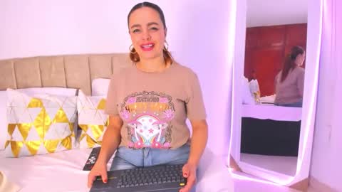 cristal walker online show from November 23, 2025, 10:37 am