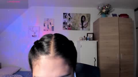 veronika online show from February 25, 2026, 3:05 am