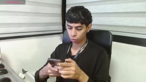 Snapshot of cristhian_slytherin chatting on September 20, 2025, 5:19 am cristhian online show from September 20, 2025, 5:19 am