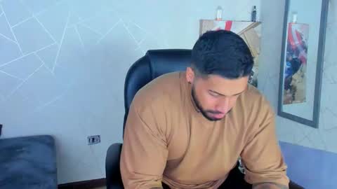 Snapshot of cristian_walker chatting on January 20, 2025, 10:29 am cristian walker online show from January 20, 2025, 10:29 am
