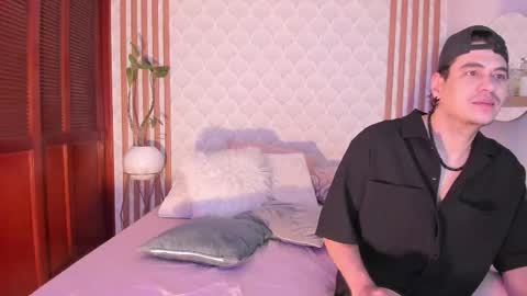 Snapshot of cristianblaze_pamelareal chatting on October 26, 2025, 9:37 am Cris Pame online show from October 26, 2025, 9:37 am