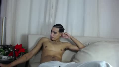 Snapshot of cristina_and_jbxxx chatting on February 3, 2026, 1:37 am Cristina online show from February 3, 2026, 1:37 am