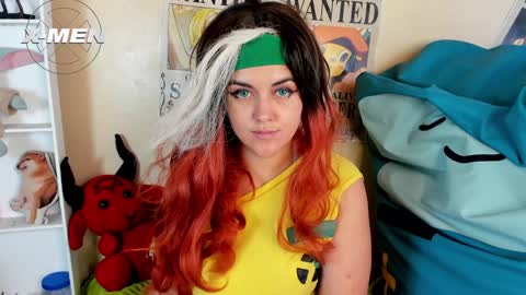 Cristina  online show from December 7, 2024, 2:13 pm