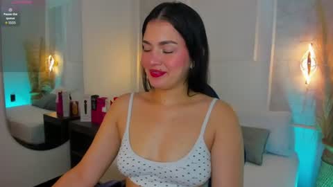 Snapshot of cristina_gallardo chatting on July 10, 2026, 2:16 am C R I S T I N A online show from July 10, 2026, 2:16 am
