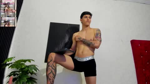 cristopher23  online show from January 28, 2025, 8:04 pm