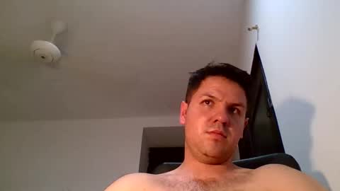 cristopher3042 online show from April 9, 2026, 6:02 am