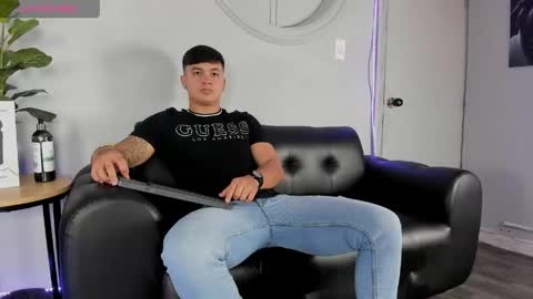 Cristopher online show from April 14, 2026, 1:06 pm